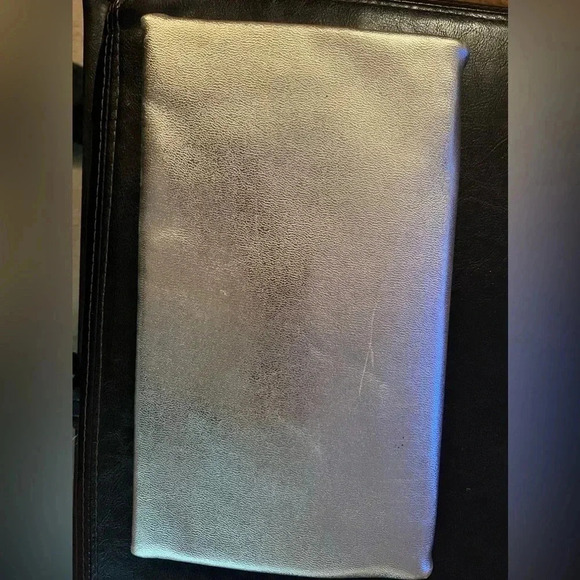 VINTAGE: Lewisette gold clutch bag - Picture 10 of 11